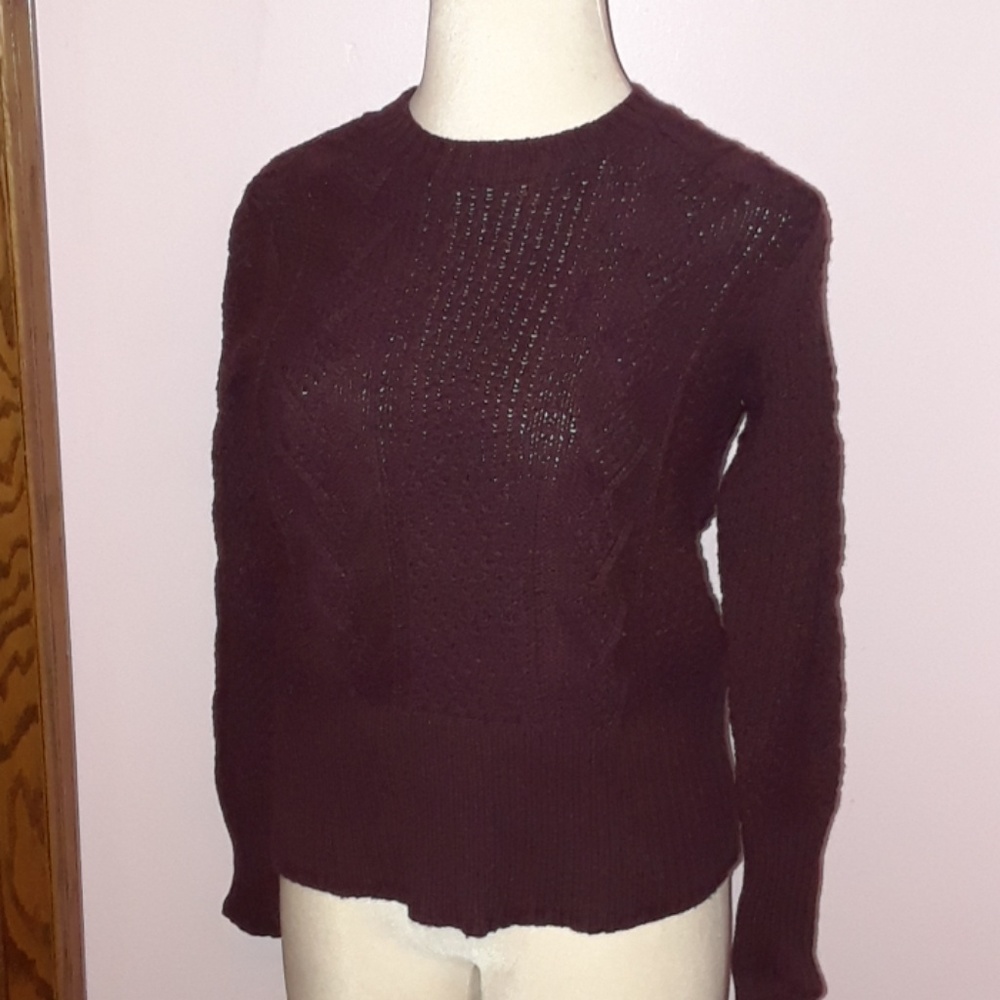 Gap sweater